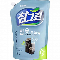 Жидкость для мытья посуды с экстрактом древесного угля LION (Лион) Chamgreen Charcoal refill, 1200 мл, фото
